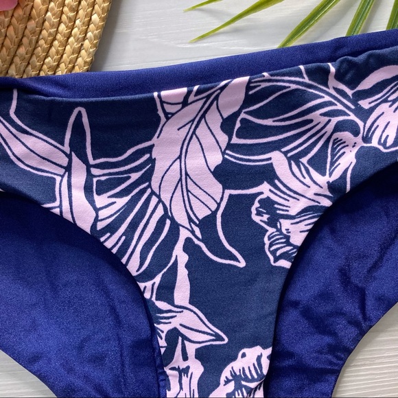 Maaji 🌊 Reversible Navy Blue Lilac Floral Bikini Bottoms 👙🍹💕 - Picture 5 of 10